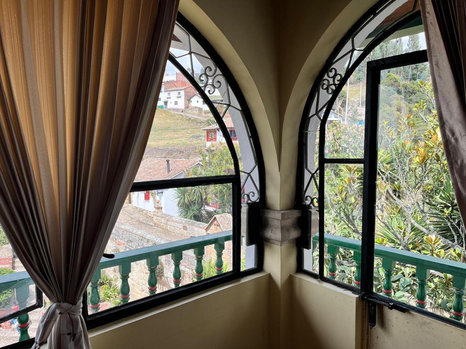 Hotel Calicanto Real Cafe Museo มอนกี ภายนอก รูปภาพ